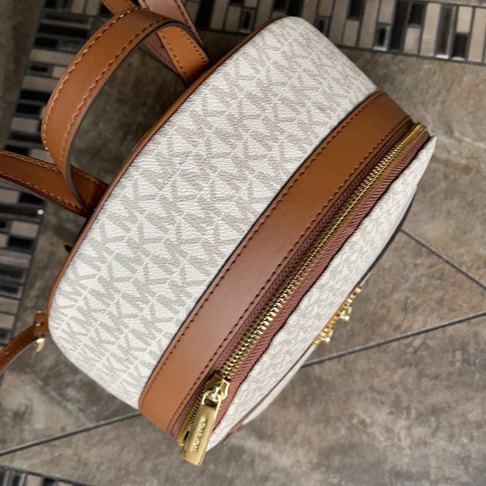 MICHAEL KORS KENLY MEDIUM BACKPACK Vanilla signature color